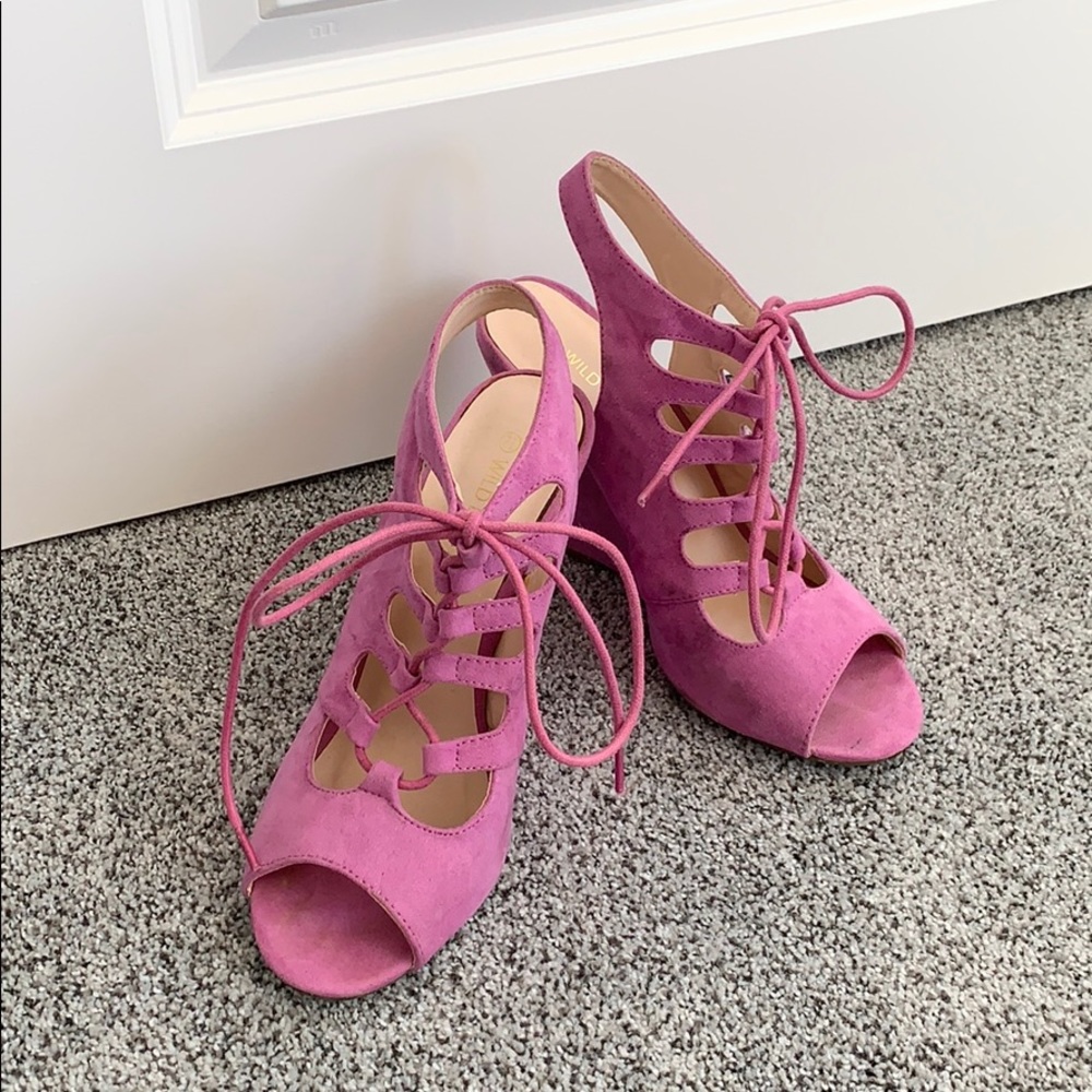Lavender/magenta 7.5 US wild diva lounge wedges